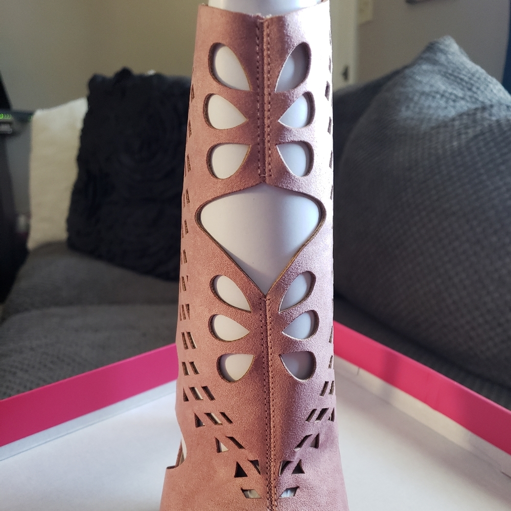 NWT Cutout Booties - Picture 4 of 5